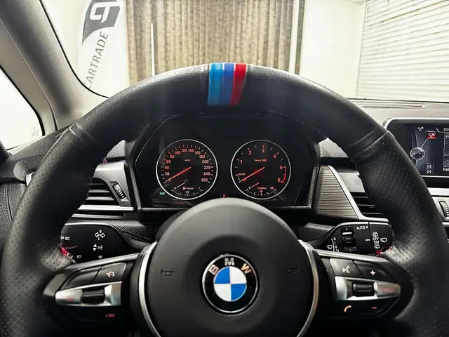 BMW 2 Series view 14