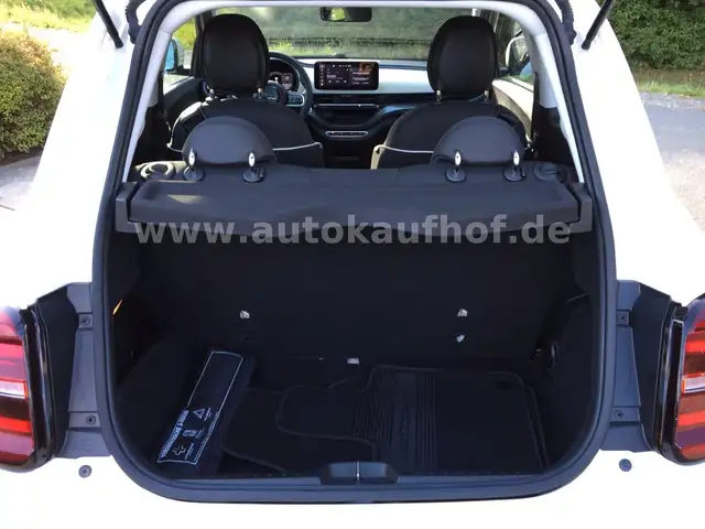 Fiat 500E view 11