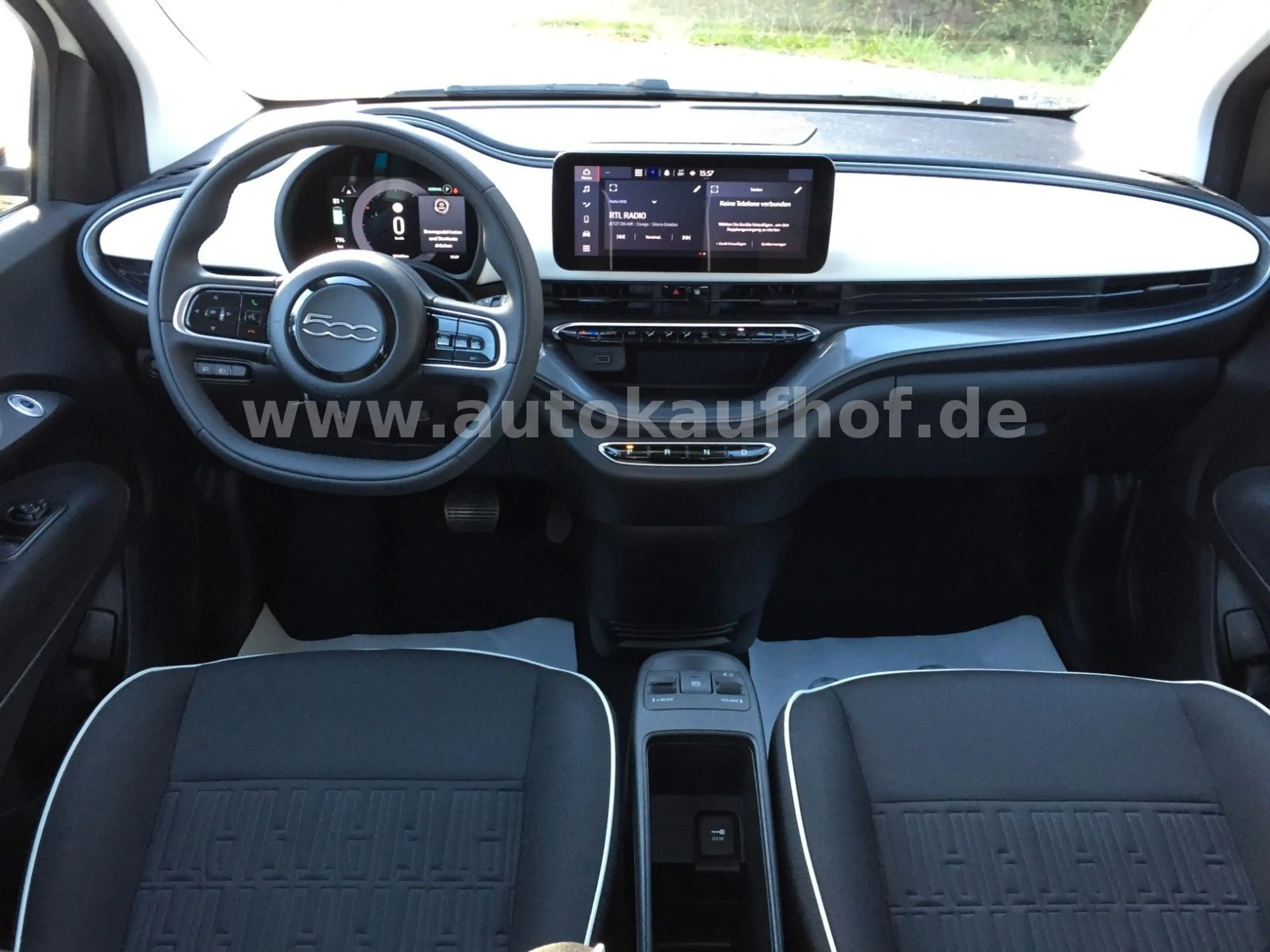 Fiat 500e Tempomat, Carplay / Android Auto/ Alu — photo 10