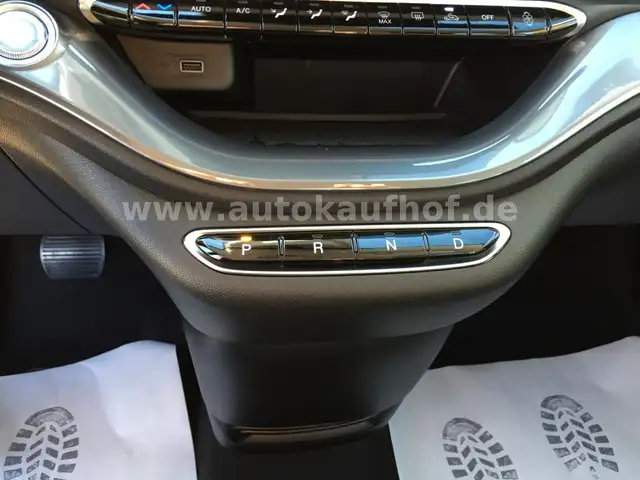 Fiat 500E view 15