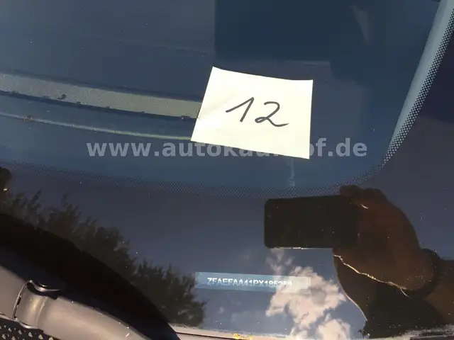 Fiat 500E view 18
