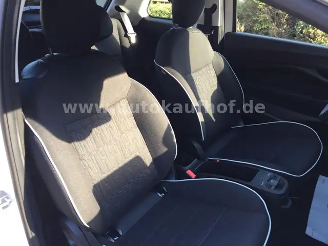 Fiat 500E view 9