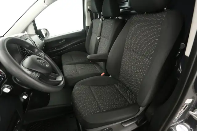 Mercedes-Benz Vito view 9