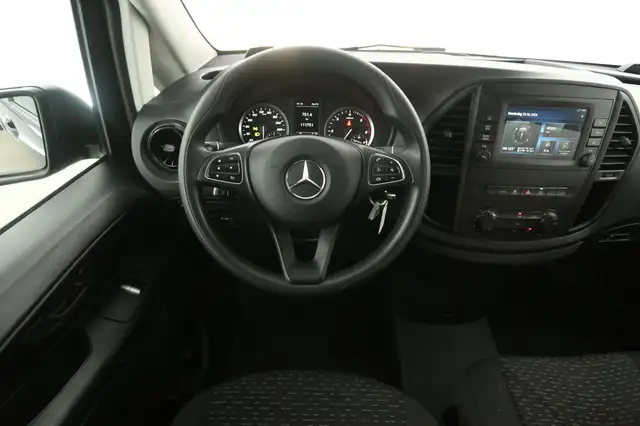 Mercedes-Benz Vito view 2