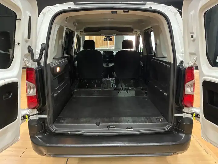 Opel Combo 2021, foto 17