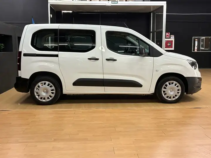 Opel Combo 2021, foto 10