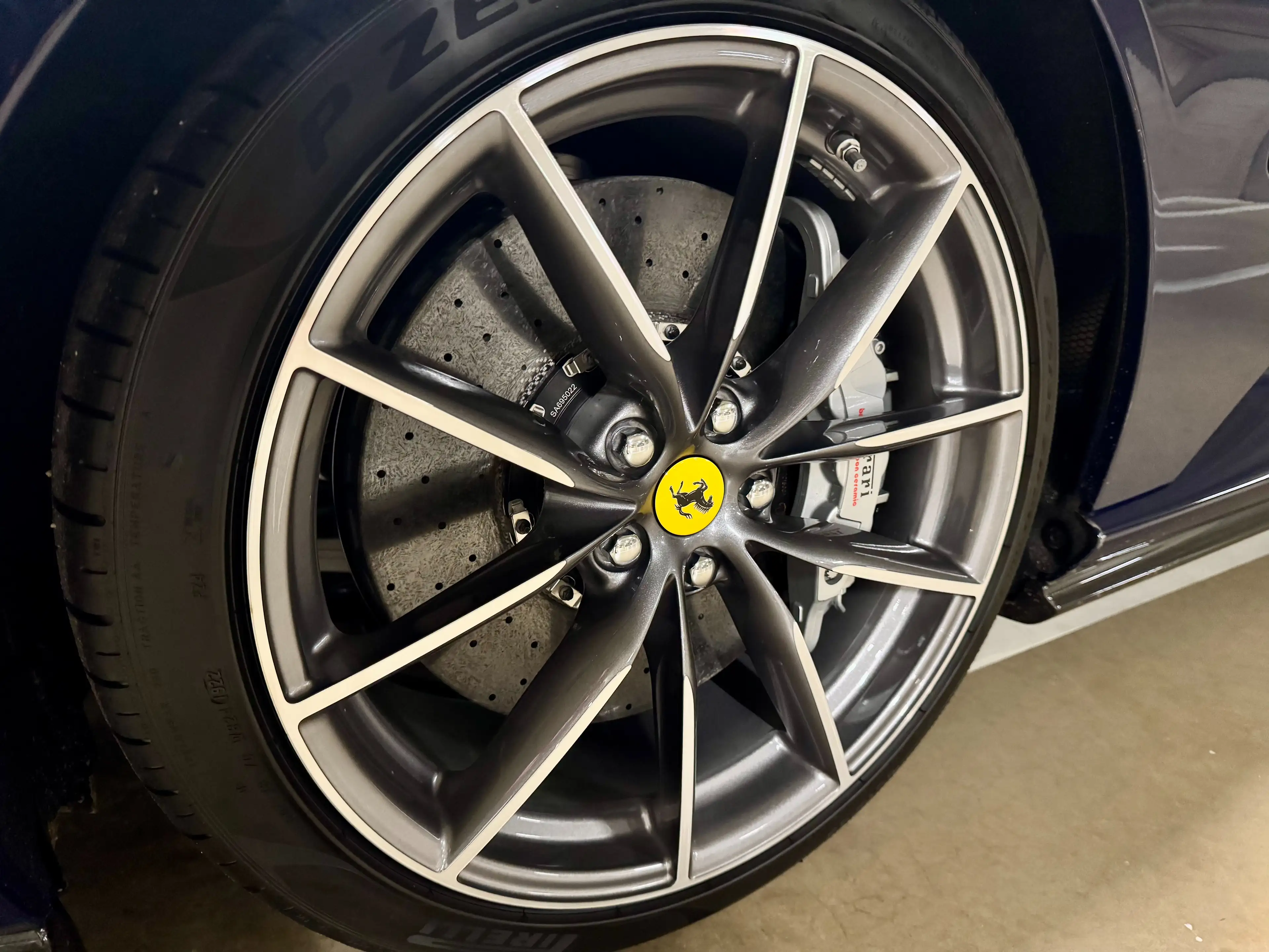 Ferrari 812 GTS - 190km - Full Carbon — photo 14