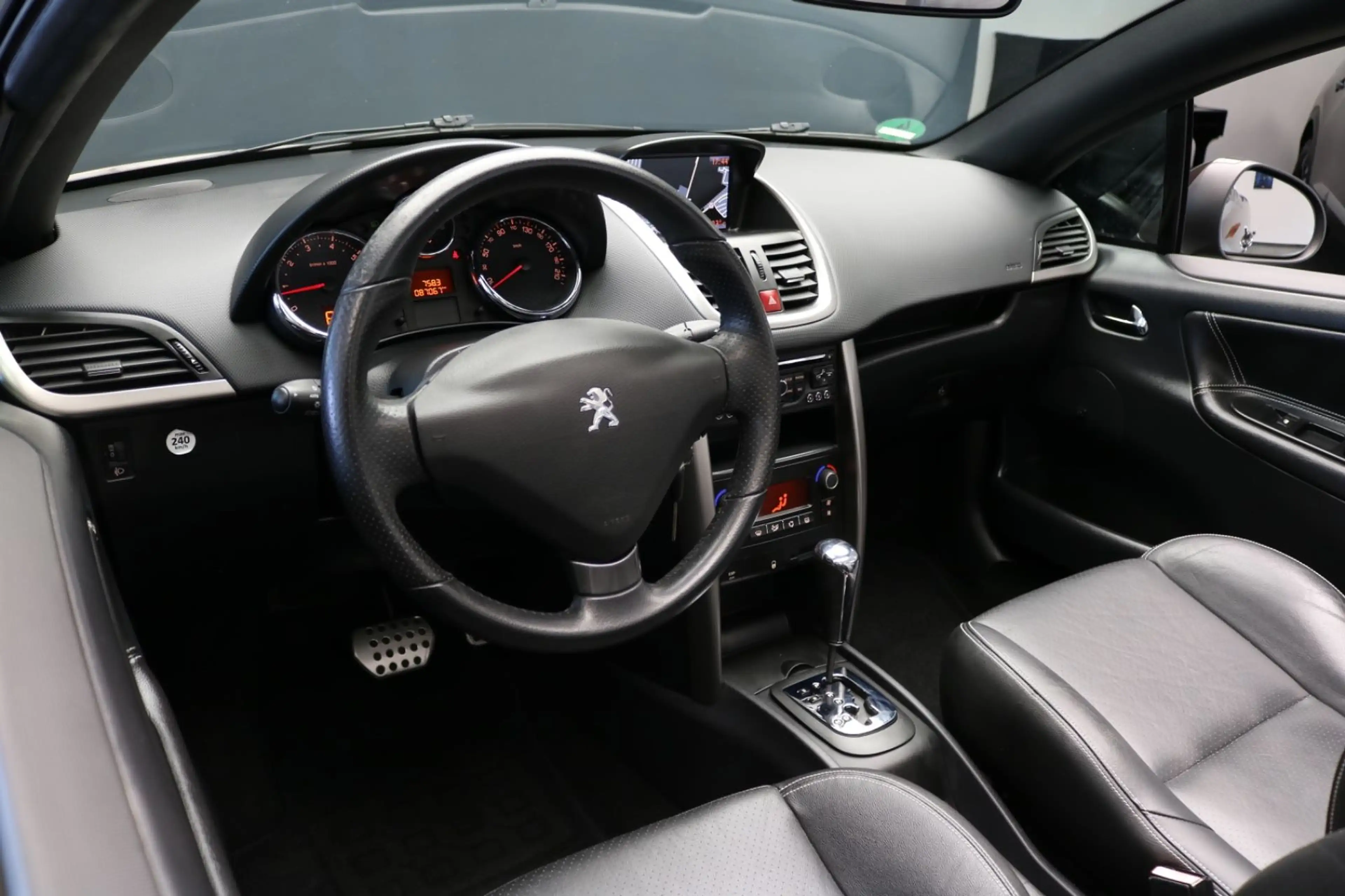Peugeot 207 CC Cabrio-Coupe Allure/PDC/LEDER/NAVI/JBL — photo 14