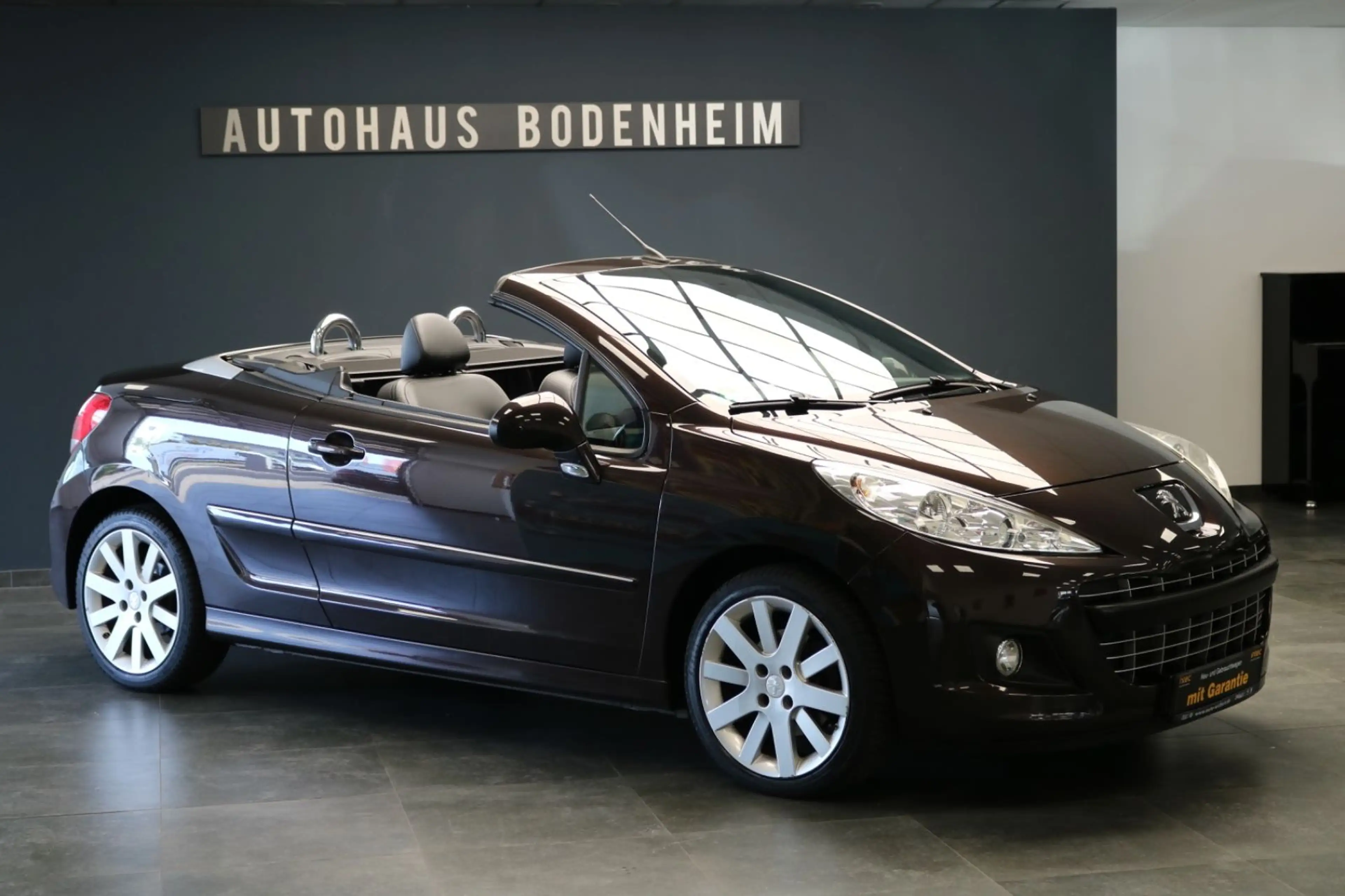 Peugeot 207 CC Cabrio-Coupe Allure/PDC/LEDER/NAVI/JBL — photo 2