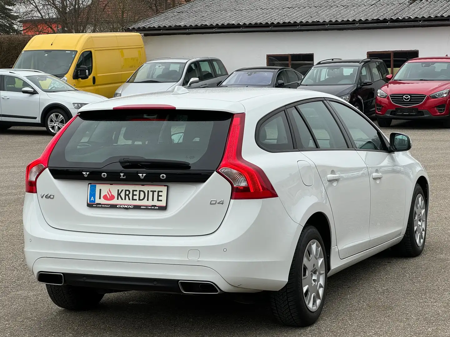Volvo V60 Kinetic*Automatik*Traum-Gepflegt*Kredit*1.Besitz Biały - 2