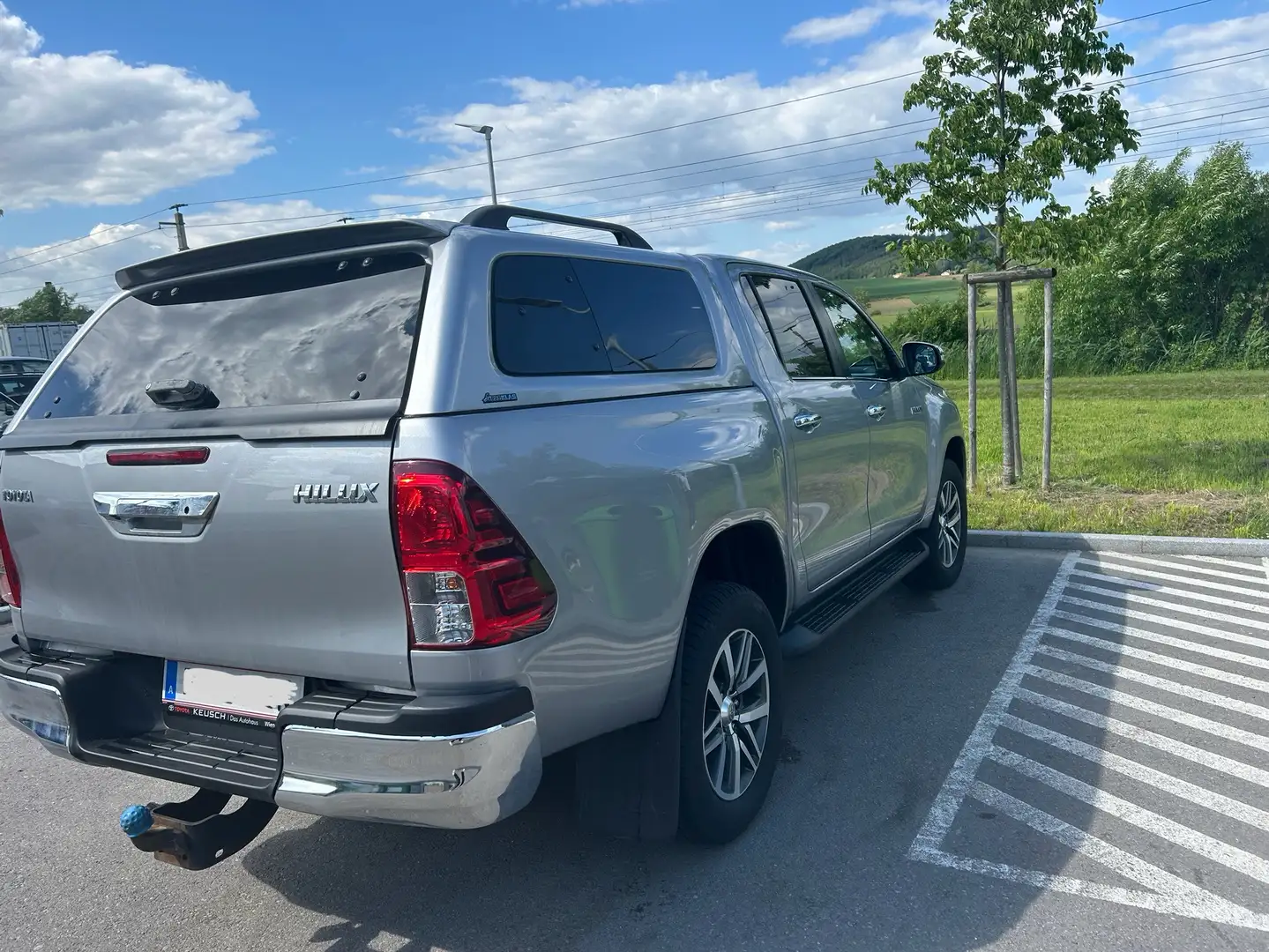 Toyota Hilux Silber - 2