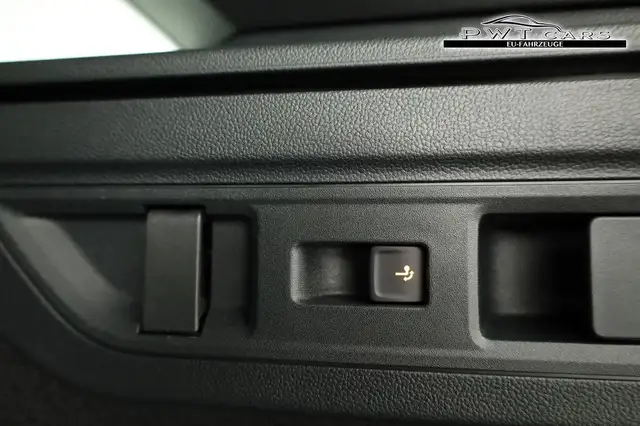 Volkswagen Passat Variant 2.0 TDI 142 kW 4Motion R-Line DSG 4M Black, AHK... Ansicht 13