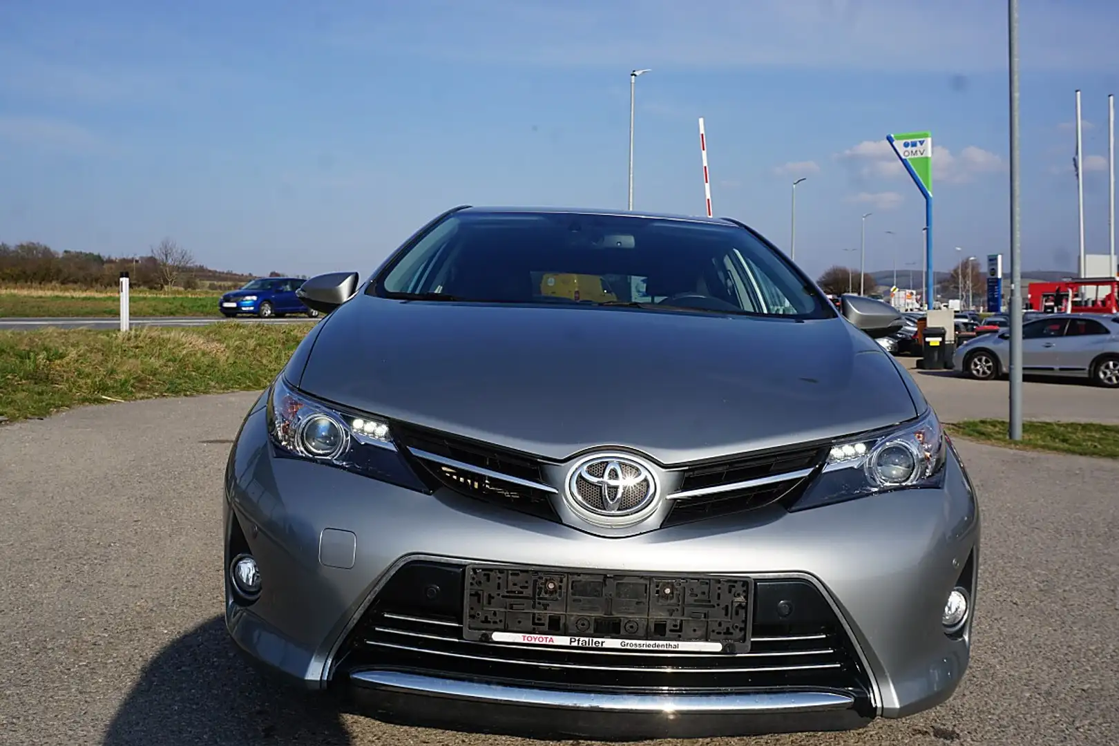 Toyota Auris 1,4 D-4D Active Grau - 1
