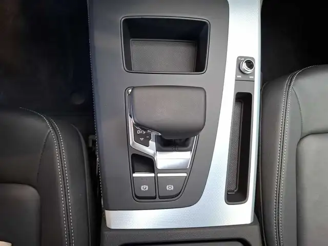 Audi Q5 view 14