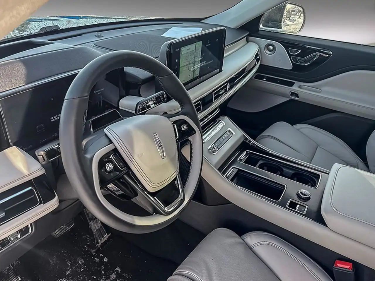 Lincoln Aviator снимка Lincoln Aviator