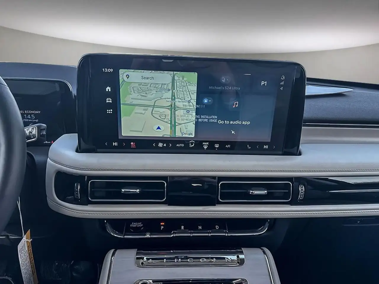 Lincoln Aviator снимка Lincoln Aviator