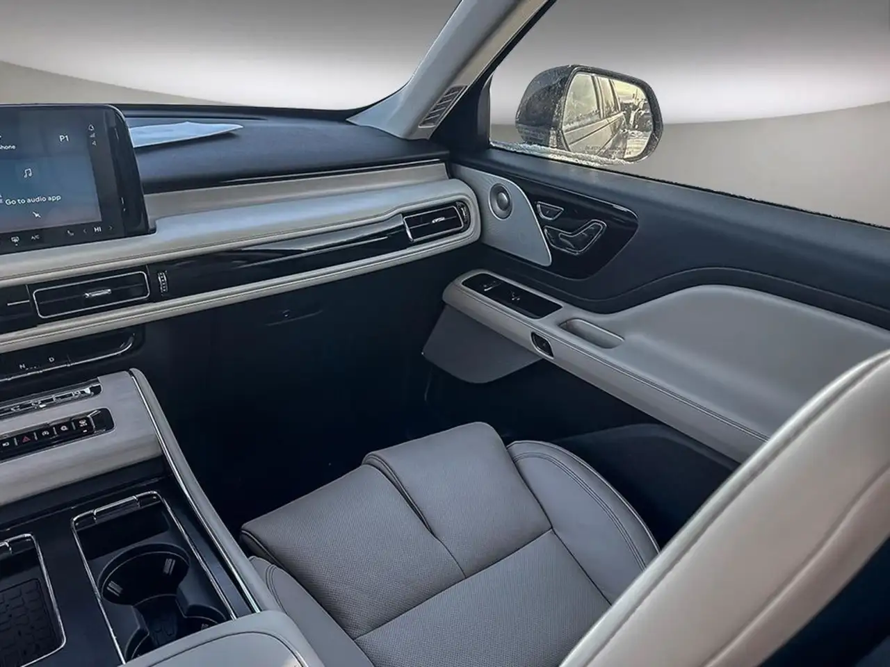 Lincoln Aviator снимка Lincoln Aviator
