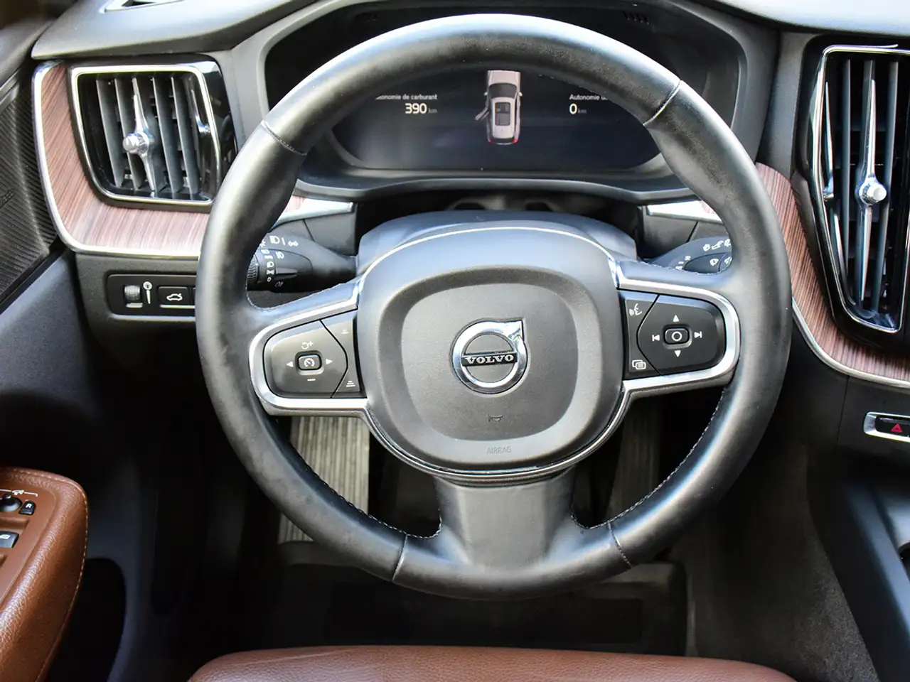 Volvo XC60 снимка Volvo XC60