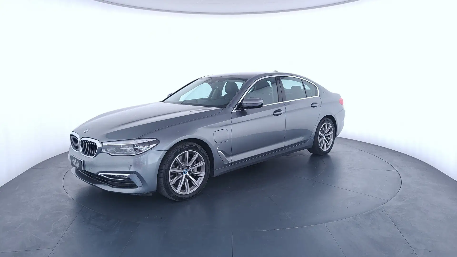 BMW 530 530e Luxury - 1