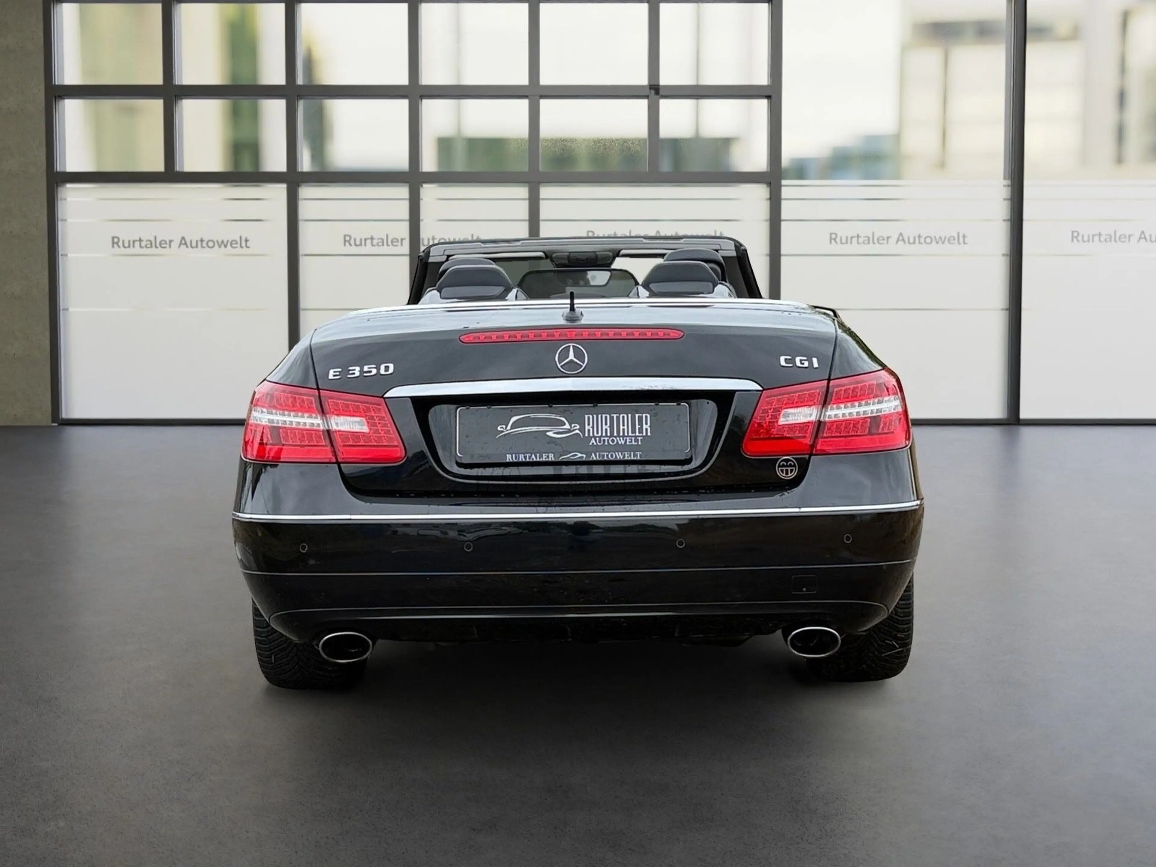 Mercedes-Benz E 350 E Cabrio E 350 CGI BlueEfficiency*AIRSCARF — photo 4