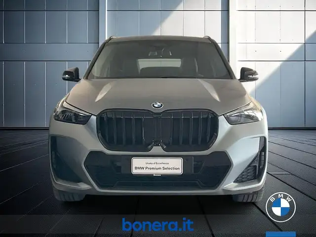 BMW X1 view 3