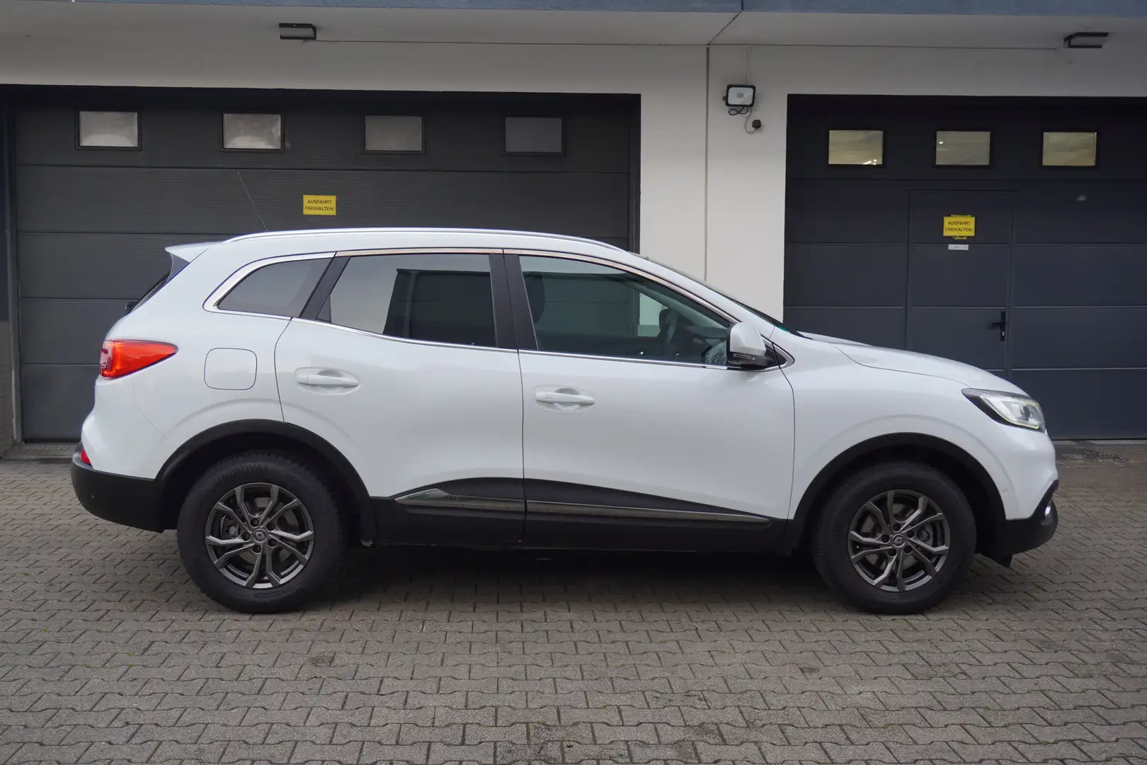 Renault Kadjar 1.5 dCi XMOD EDC tLEDER+NAVI+PANORAM+ALU+PDC+95Tkm Weiß - 2