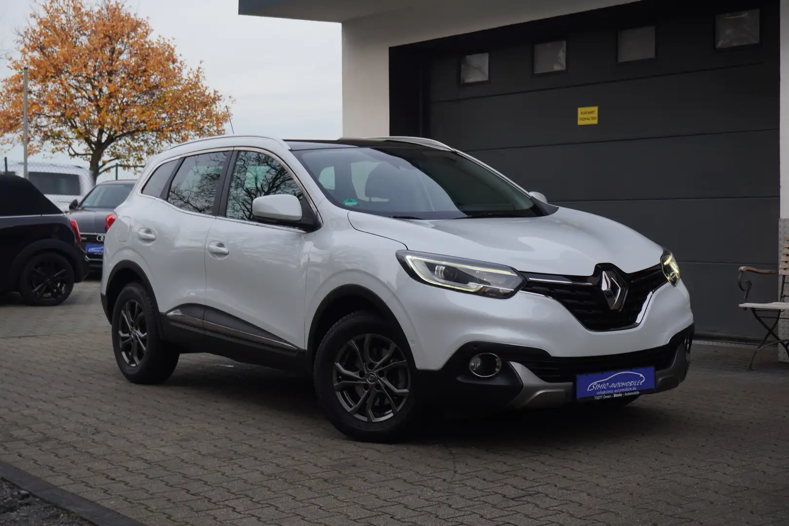 Renault Kadjar 1.5 dCi XMOD EDC tLEDER+NAVI+PANORAM+ALU+PDC+95Tkm Weiß - 1