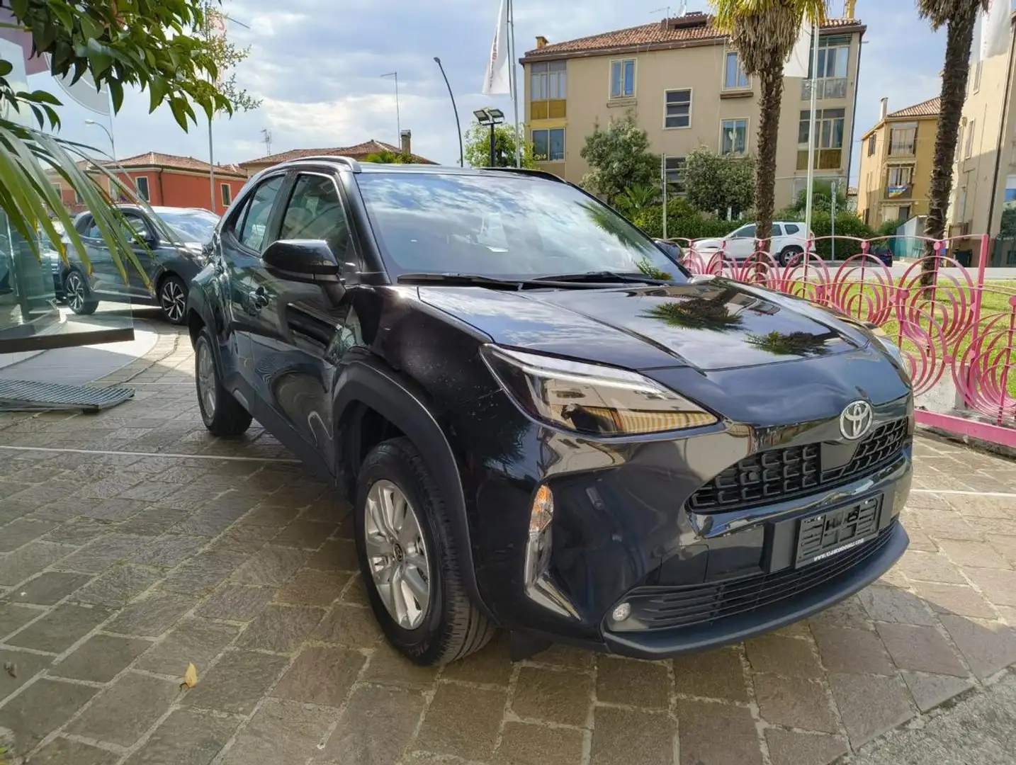 Toyota Yaris Cross 1.5 Hybrid 5p. E-CVT Active #TAN 5,95% Чорний - 2