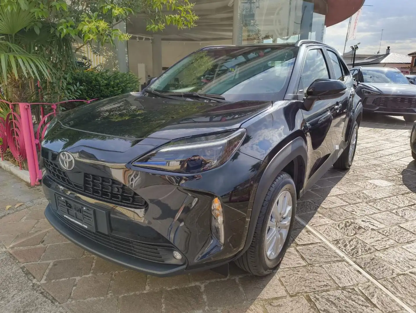 Toyota Yaris Cross 1.5 Hybrid 5p. E-CVT Active #TAN 5,95% Чорний - 1