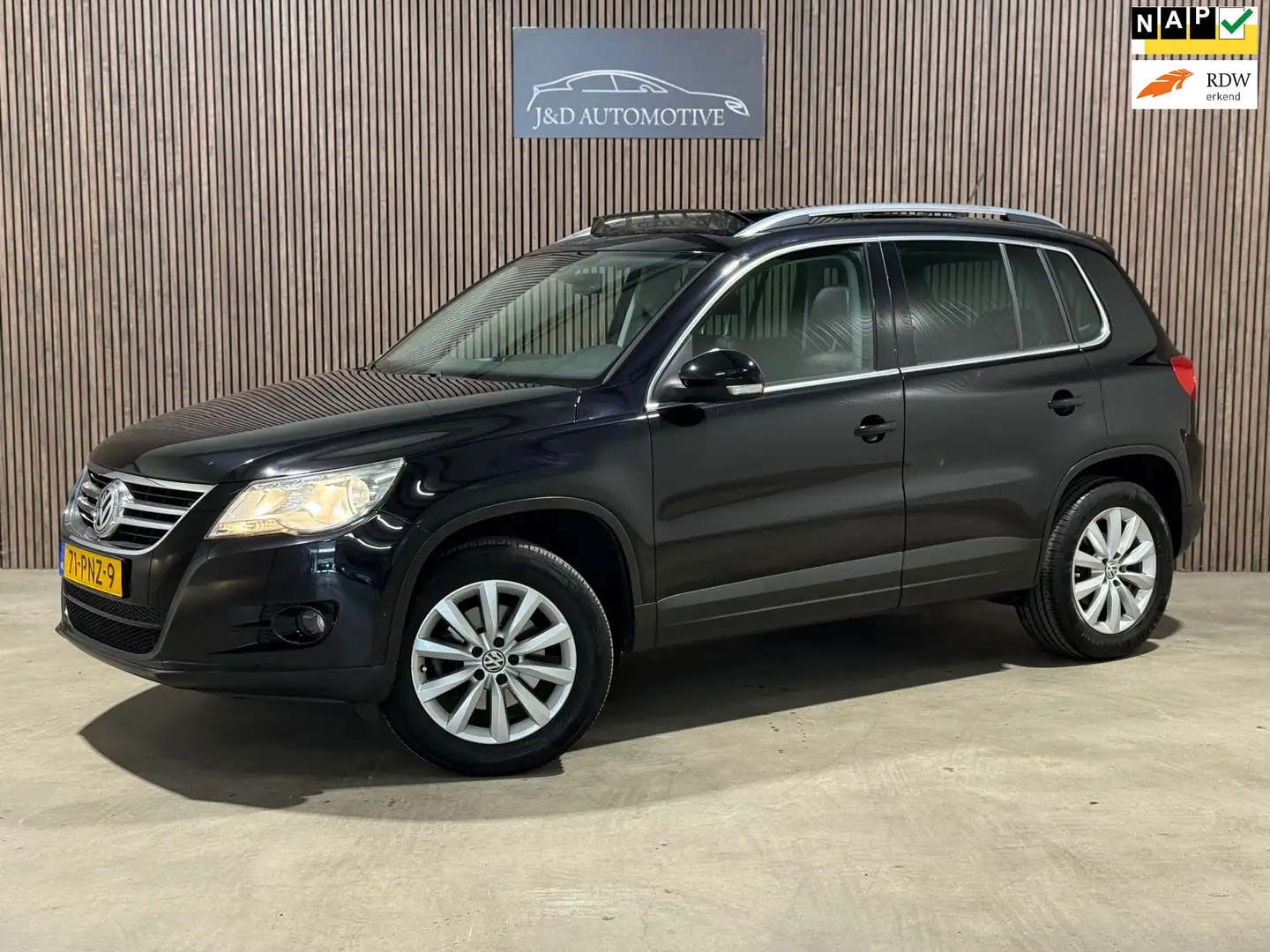 Volkswagen Tiguan 1.4 TSI Sport&Style 2011 NAP LEDER PANO CRUISE Zwart - 1