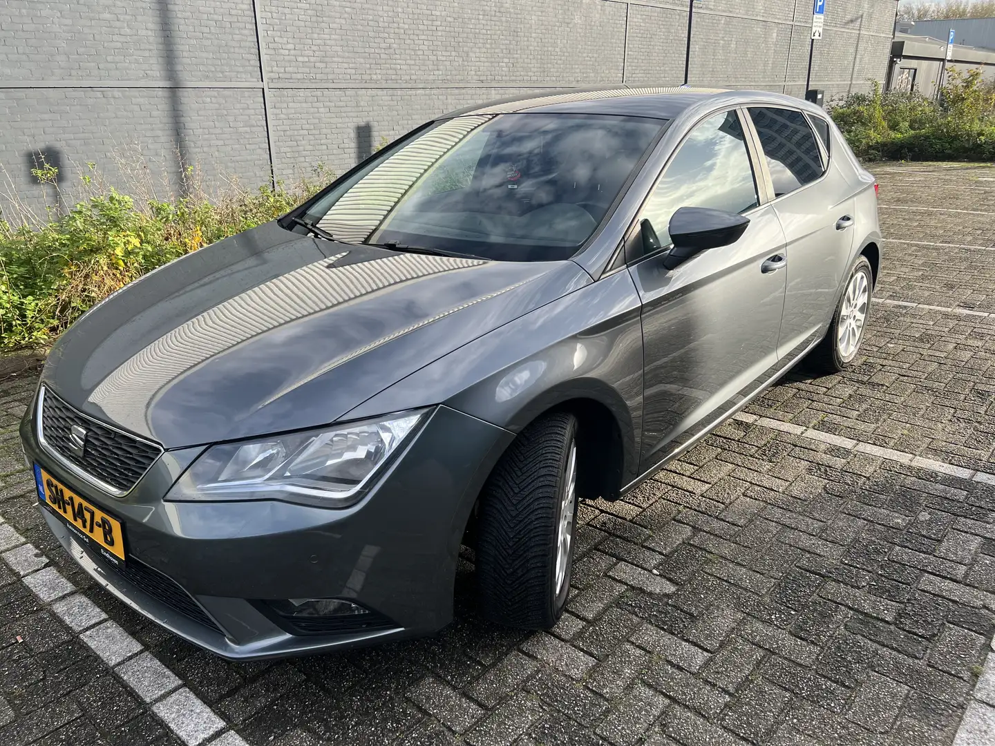 SEAT Leon 1.2 TSI Start&Stop Style Grijs - 1