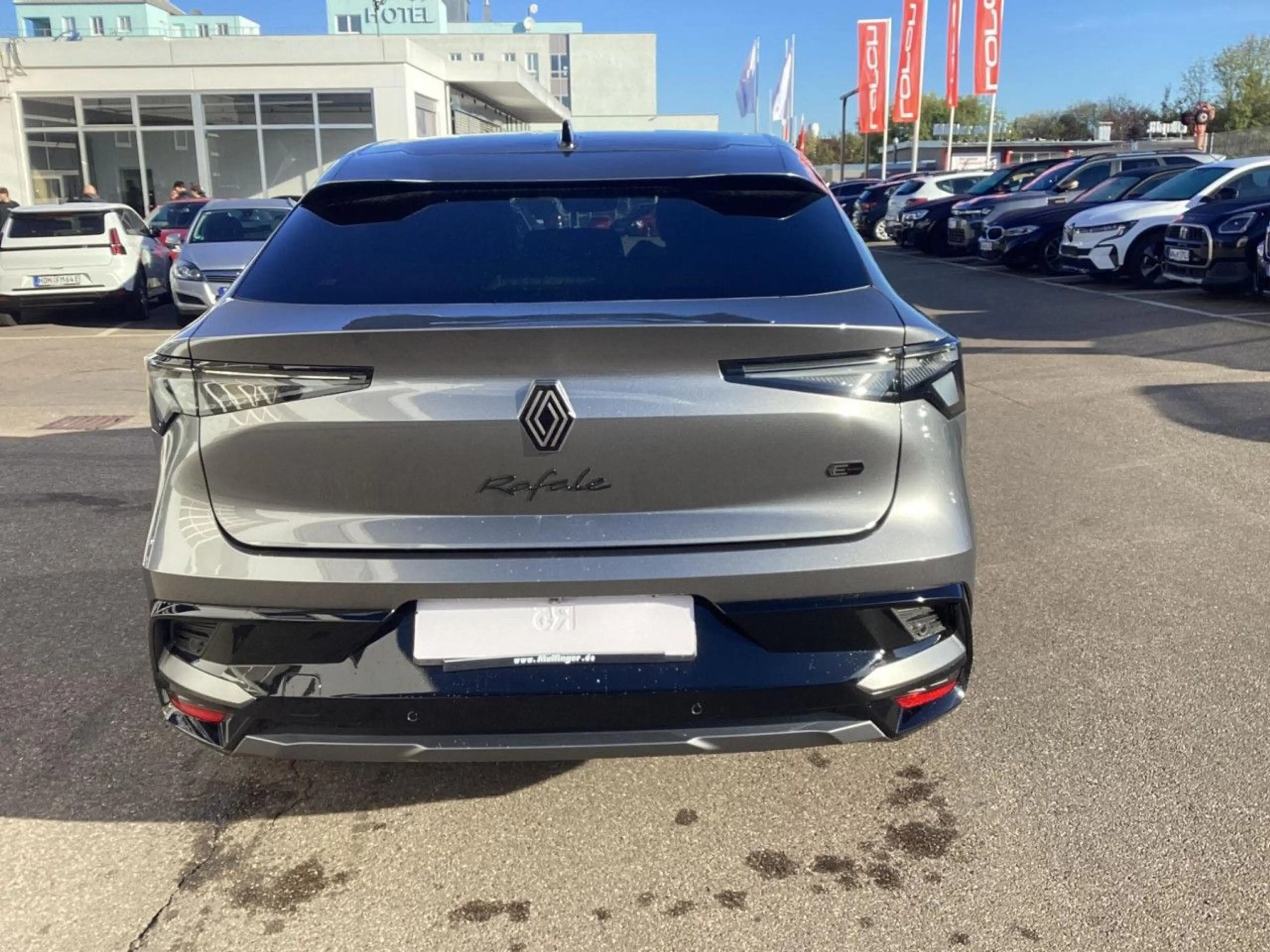 Renault Rafale Atelier Alpine Hyper Hybrid E-Tech 4x4 30 — photo 8