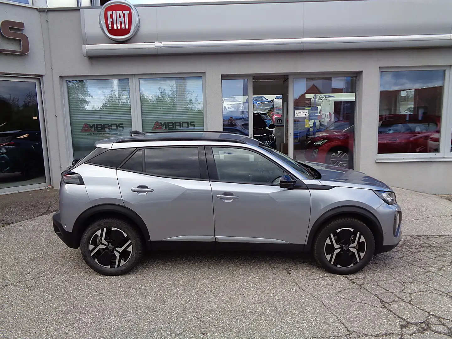 Peugeot 2008 Hybrid 145 AUTOMATIK Allure 360 KAMERA NAVI LED Silber - 2