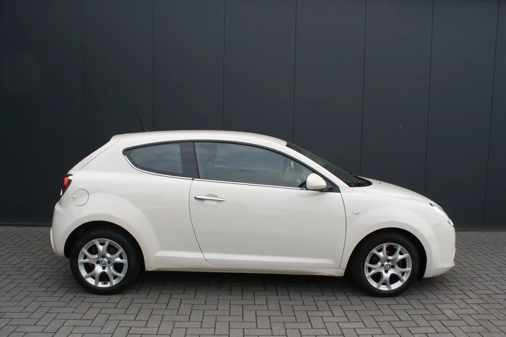 Alfa Romeo MiTo 1.4 Essential - AIRCO - PDC - LM VELGEN Wit - 2