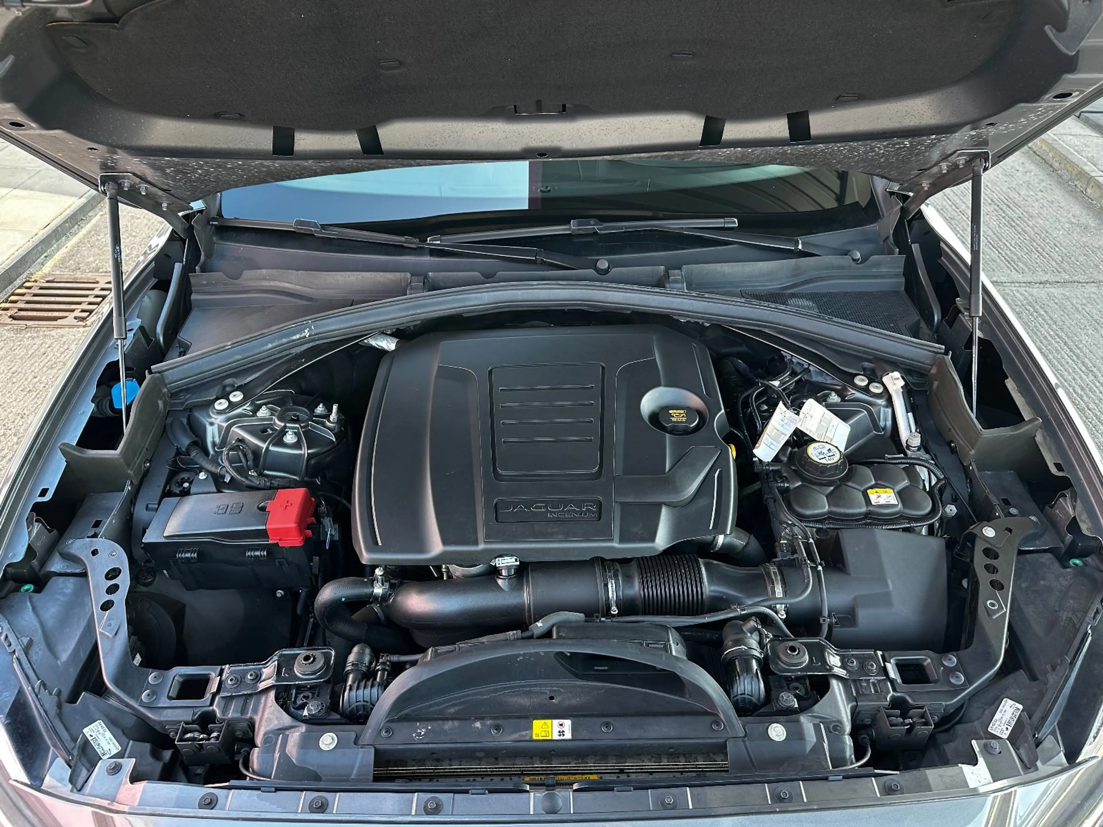 Jaguar F-Pace Prestige AWD — photo 4