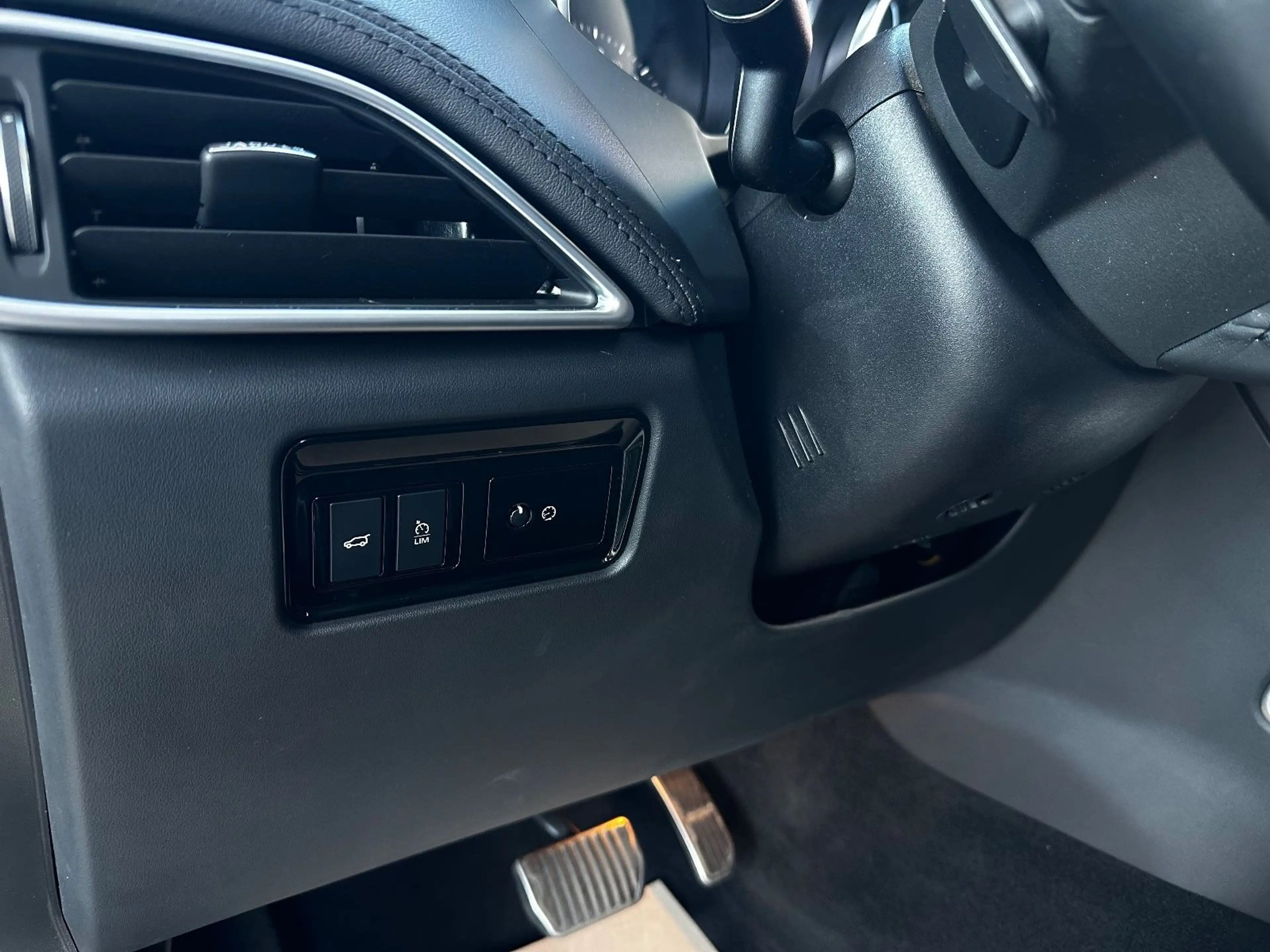 Jaguar F-Pace Prestige AWD — photo 20