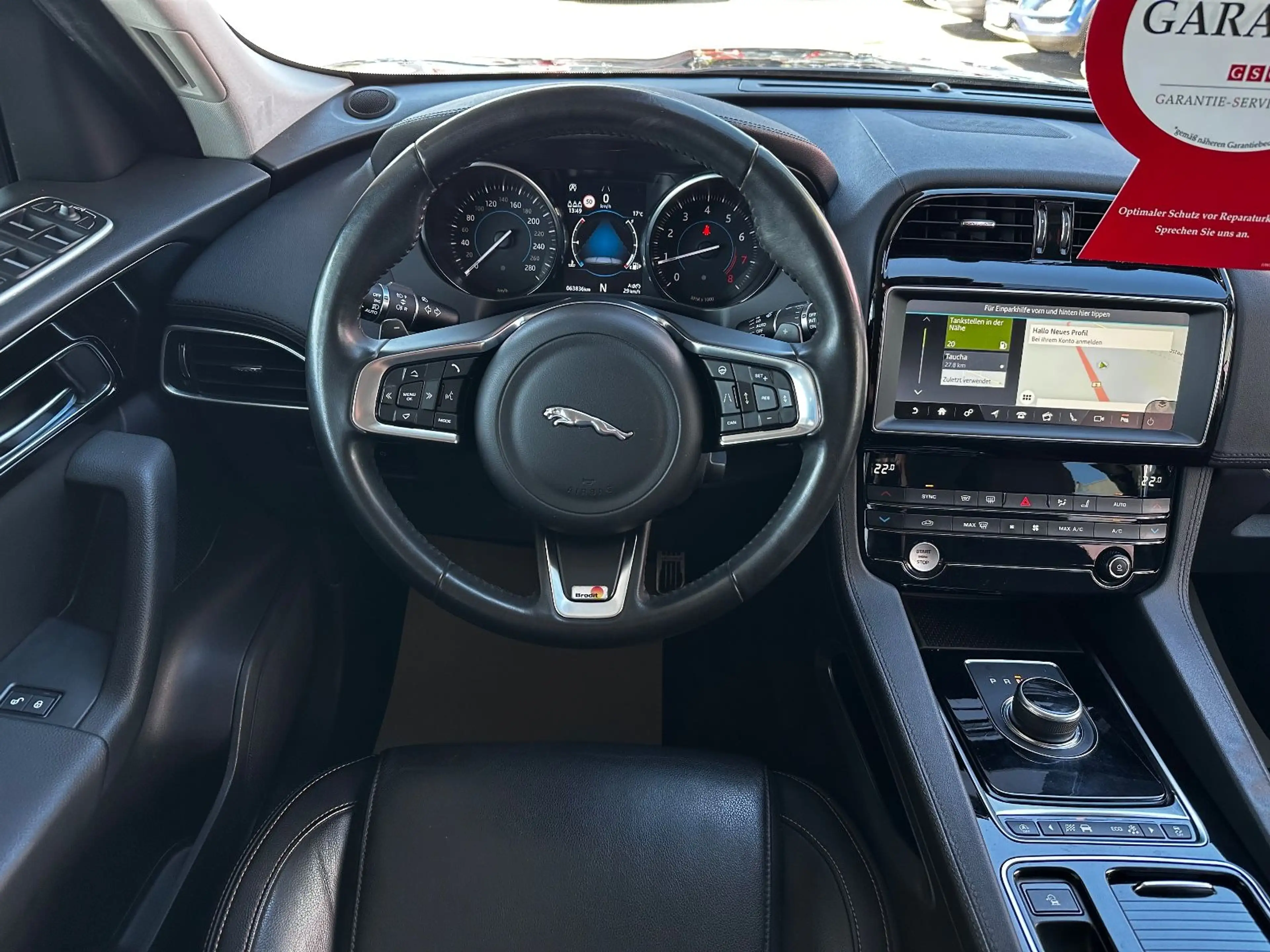 Jaguar F-Pace Prestige AWD — photo 29