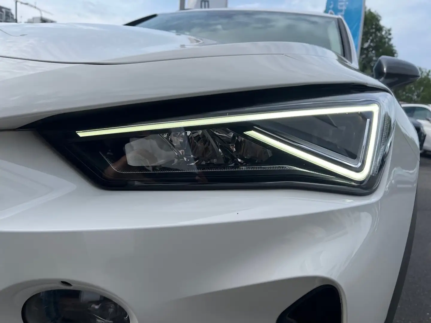 CUPRA Formentor 1,5 TSI Automatik Weiß - 2