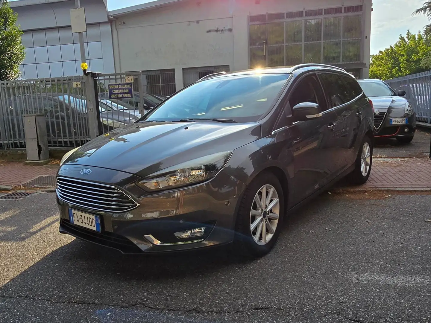 Ford Focus Focus SW 1.5 TDCi S&S Titanium X OK NEOPATENTATI Grigio - 1