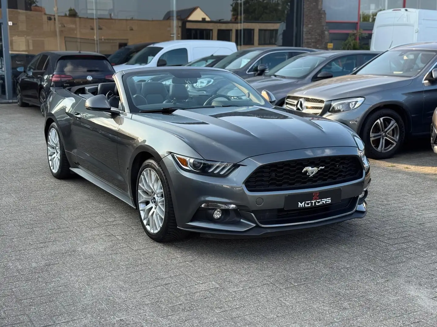Ford Mustang Convertible 2.3 EcoBoost Gris - 1