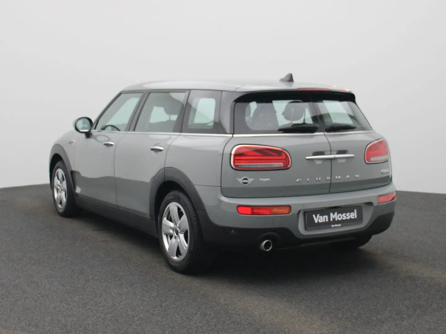 MINI Cooper Clubman Mini 1.5 Essential | Navigatie | Climate-Control | Grijs - 2