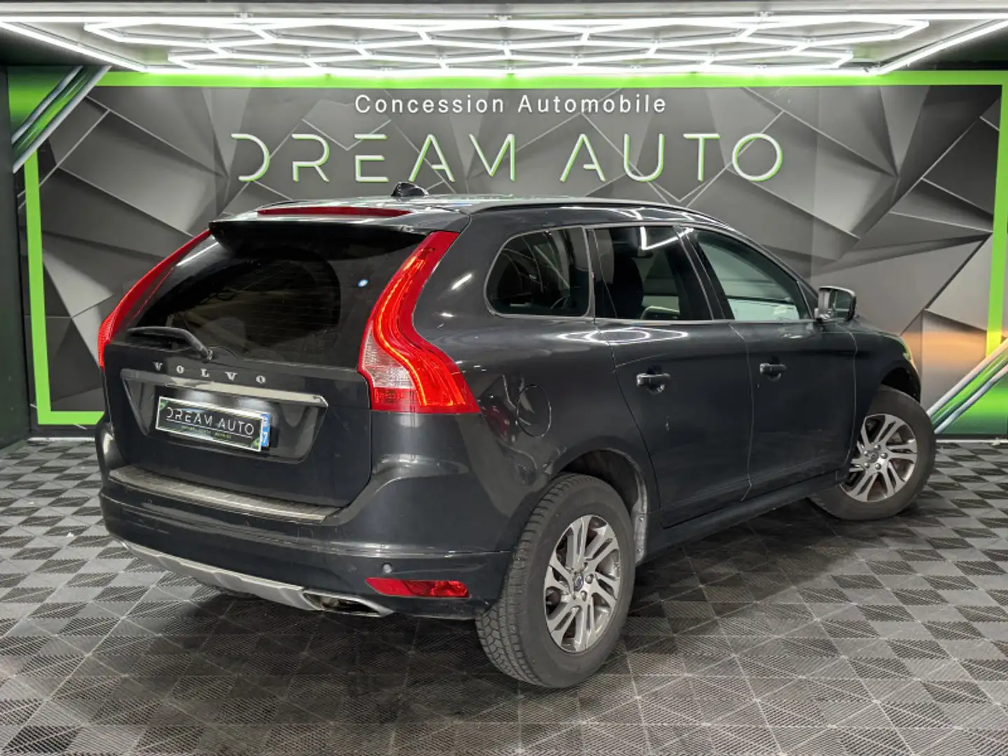 Volvo XC60 D3 136CH START\u0026STOP KINETIC Gris - 2