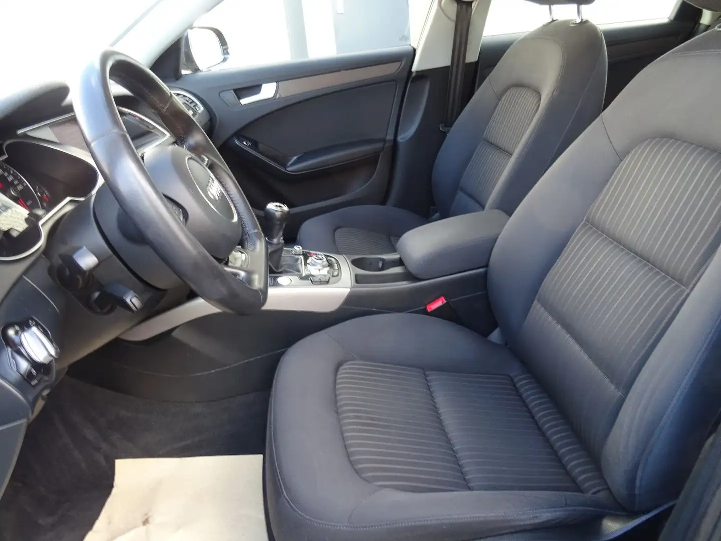 Audi A4 Avant Ambiente quattro Standheizung AHK Xenon Azul - 2