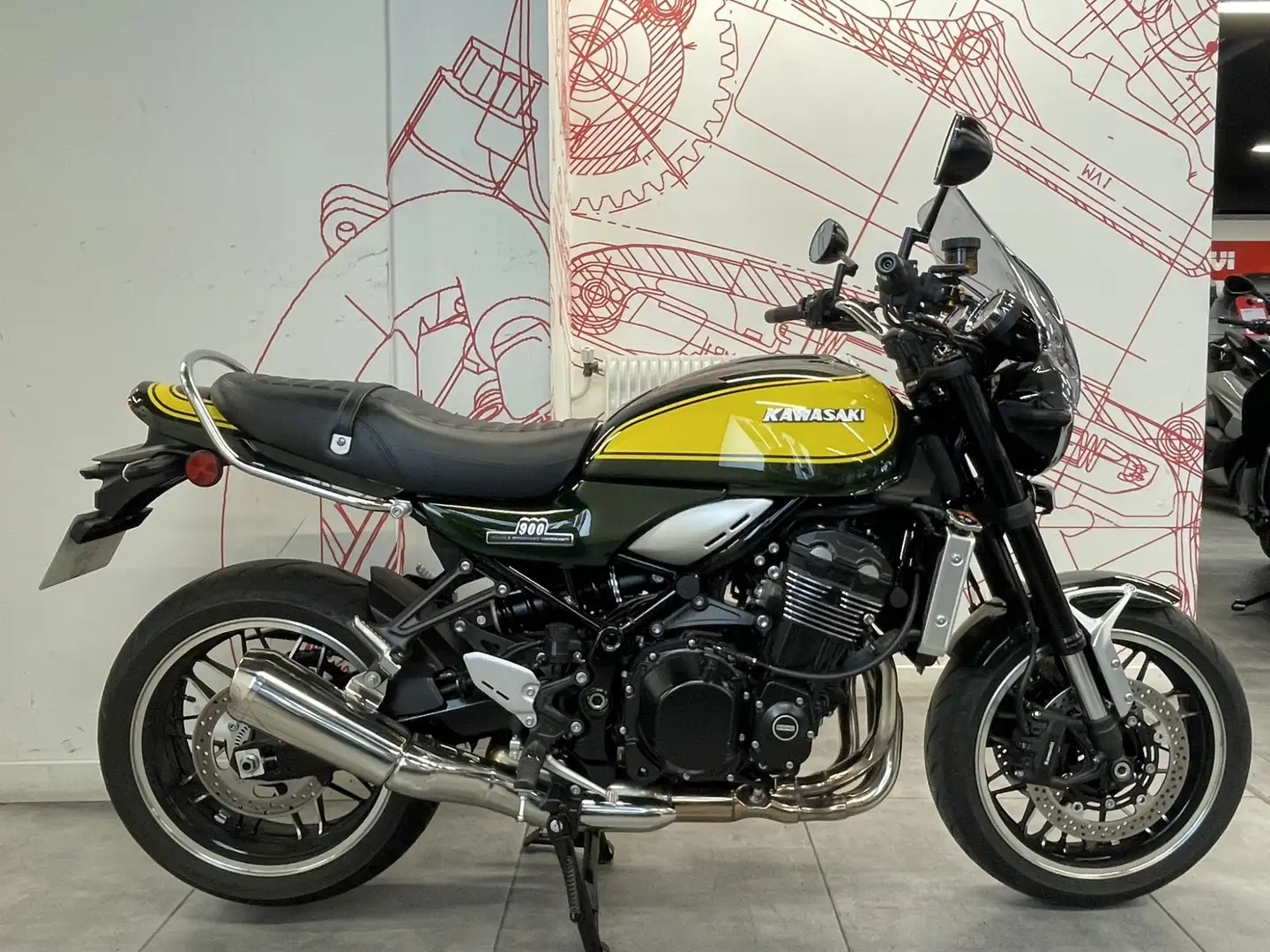 Kawasaki Z900RS Vert - 1