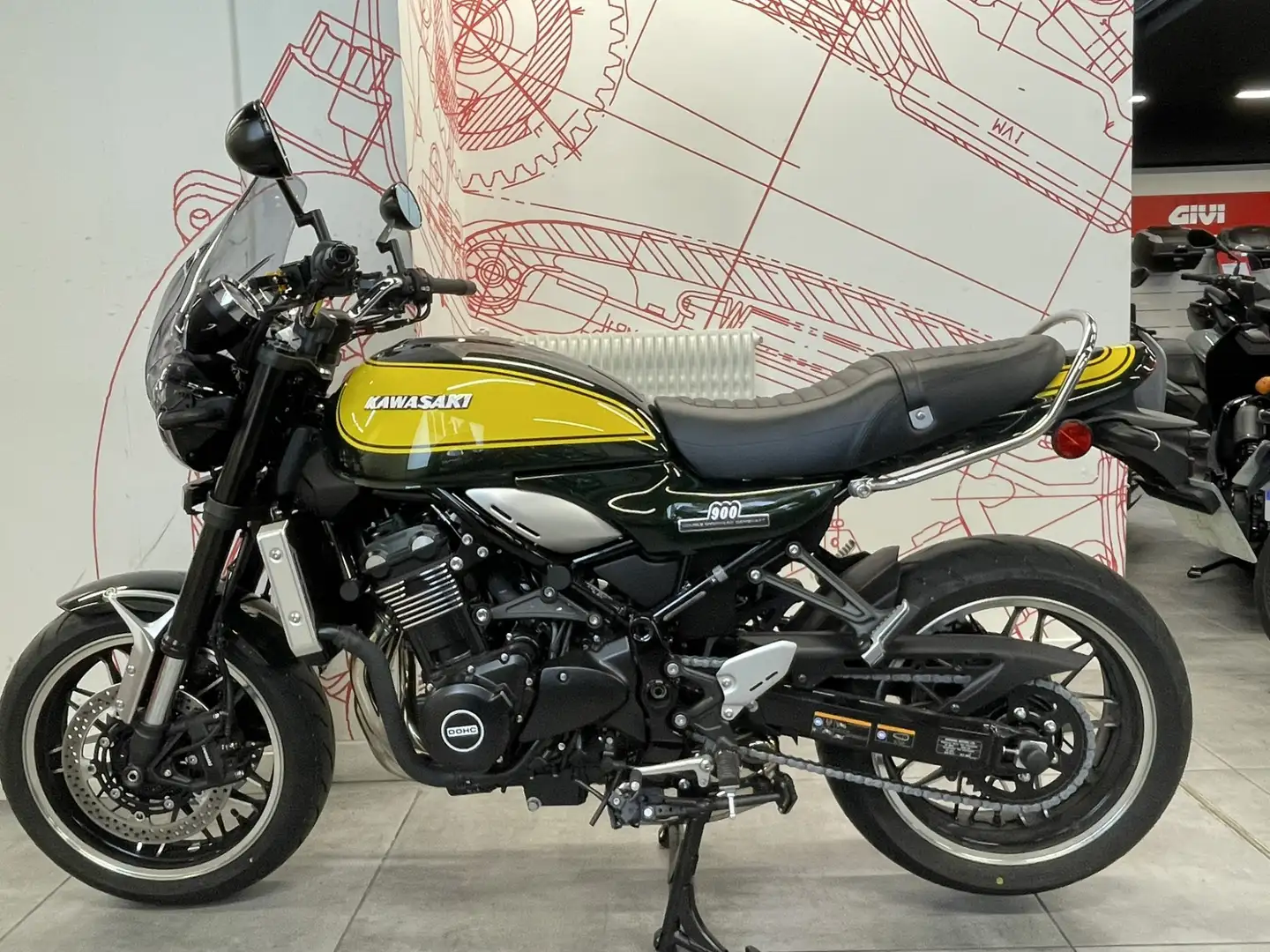 Kawasaki Z900RS Vert - 2