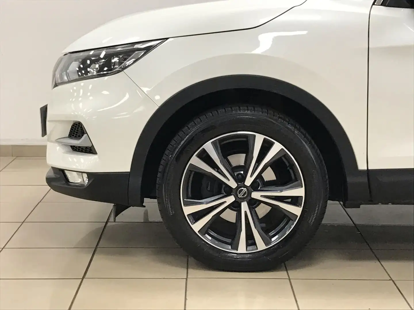 Nissan Qashqai 1.3 DIG-T 160 CV N-Connecta Wit - 2