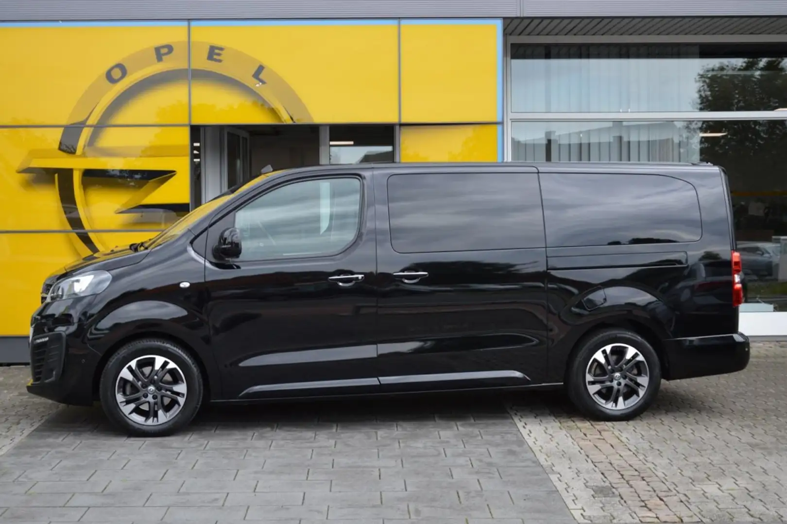 Opel Zafira Life Elegance 2.0D L/Leder/Pano/Standhzg./AHK/Tisch Black - 2