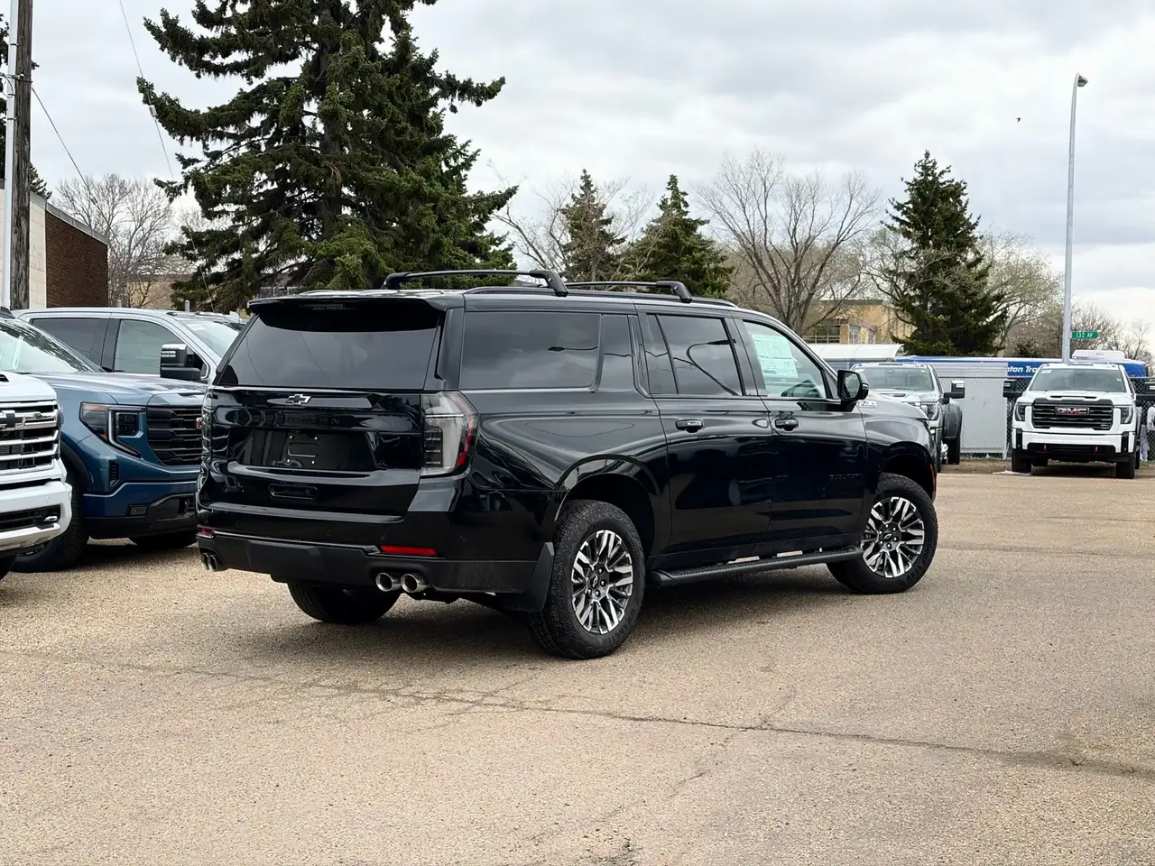 Chevrolet Suburban снимка Chevrolet Suburban