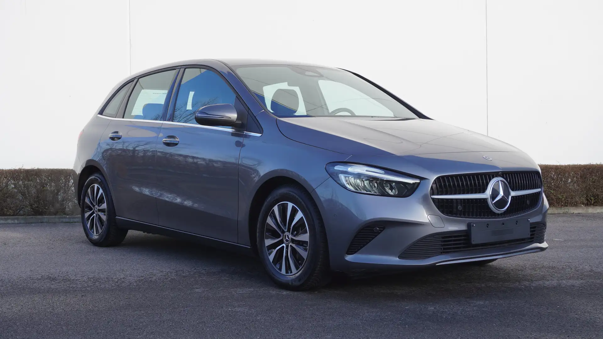 Mercedes-Benz B 180 7G-DCT/LED/PARKEERPAK CAM/WIDESCREEN/NAVI/17" Grijs - 1