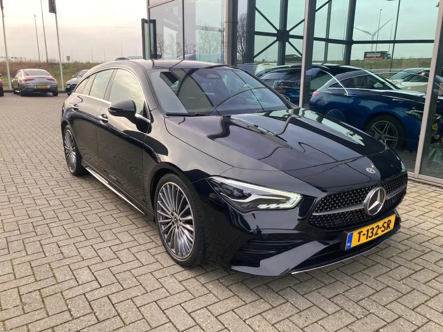 Mercedes-Benz CLA 200 200 AMG Line SB Zwart - 1